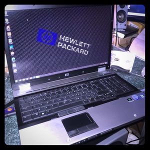 HP 8730w Elite Workstation Laptop 2.5 GHz CPU Quad